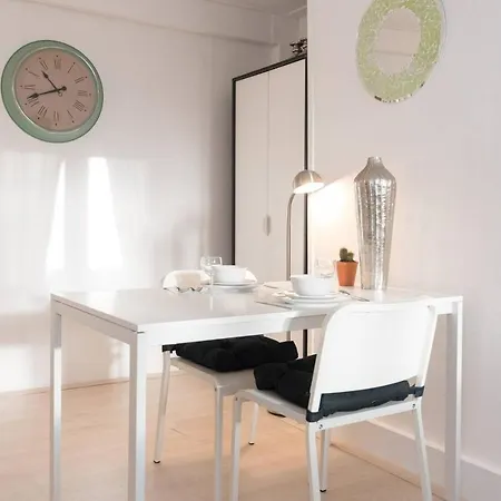 Black & White Studio Apartamento *