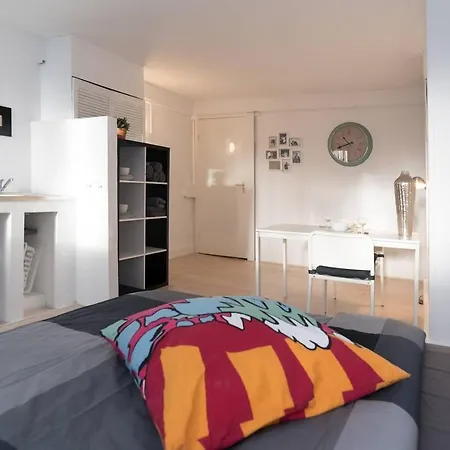 Black & White Studio Apartamento
